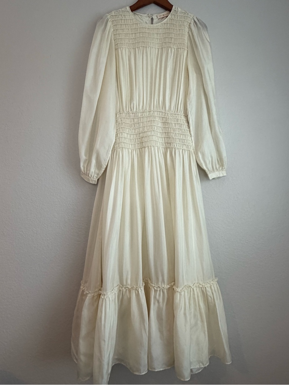 Tory Burch Runway Corded Smocked Silk Midi Dress Ivory Long Sleeve Size 6 - Picture 2 of 10